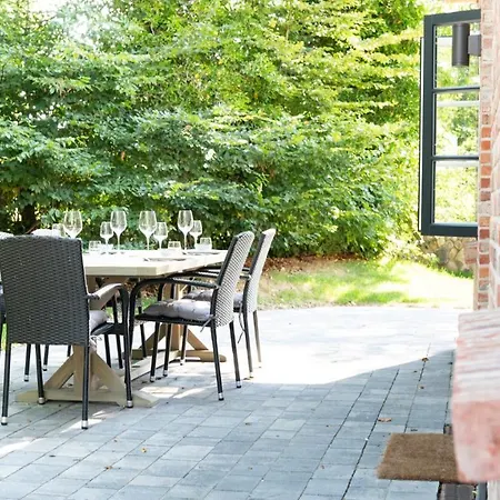 Museums Hues 度假居 Alkersum